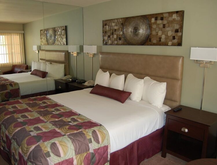 Desert Sun Resort guestroom