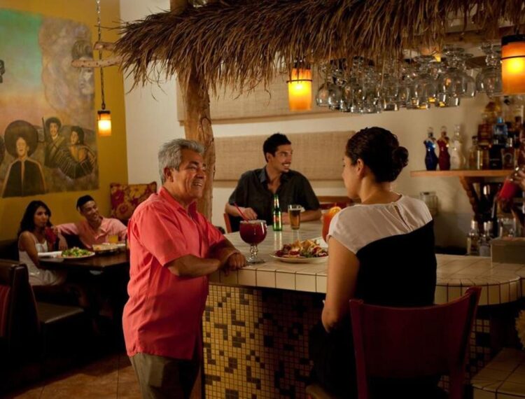 People at El Mirasol bar
