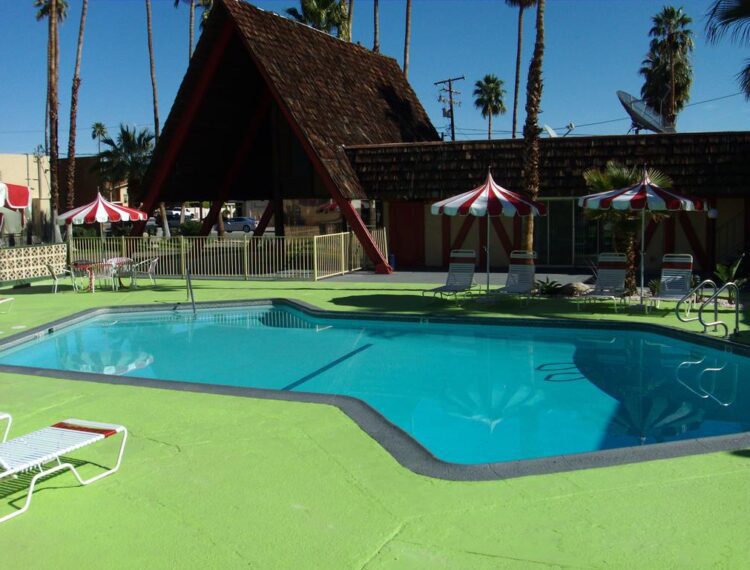 Desert Lodge pool
