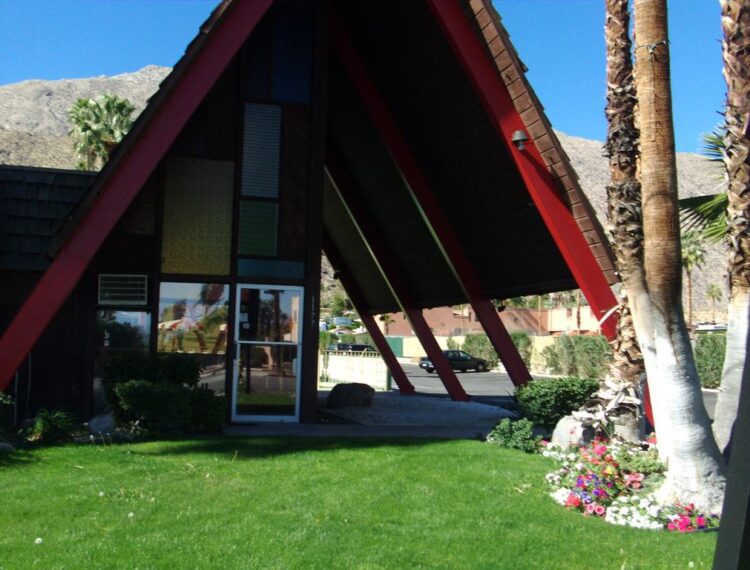 Desert Lodge exterior