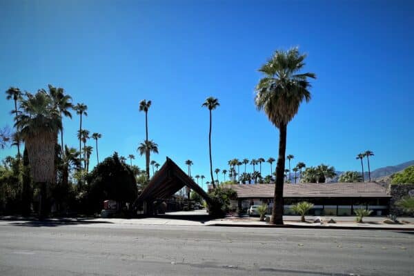 Caliente Tropics _ Visit Palm Springs_KF
