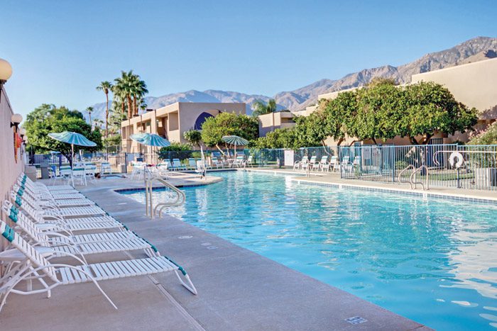 Vista Mirage Resort outdoor pool