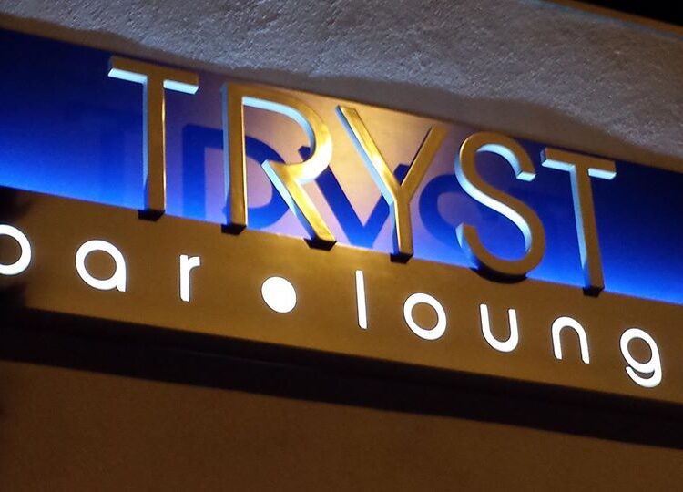 tryst bar sign