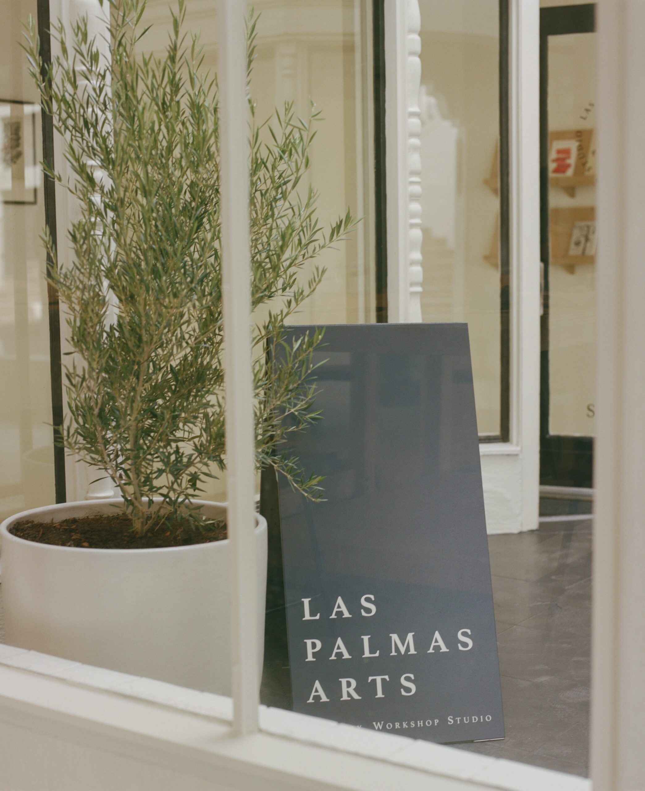 Las Palmas Arts Workshop Studio signage