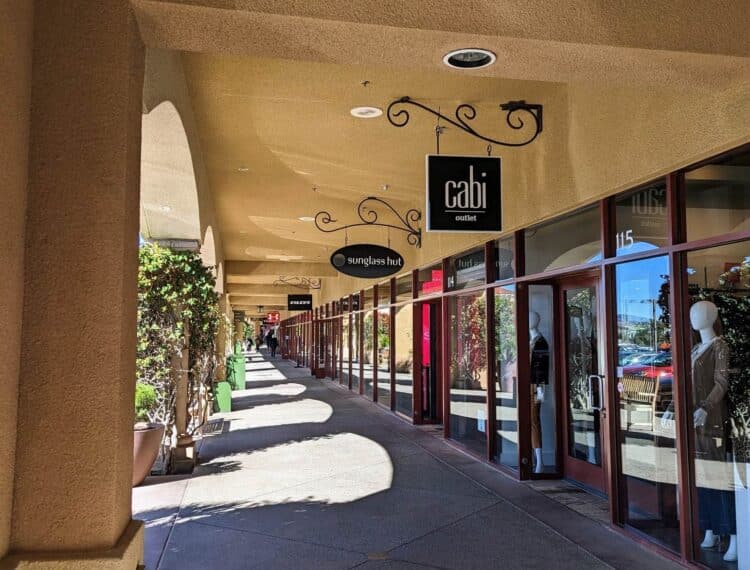 Cabazon Outlets Hall